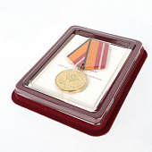 Сувенирная упаковка (110х139х22 мм) под медаль РФ d-32 мм (в крышке) и удостоверение (81х112х6 мм)