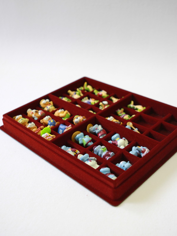  Планшет S (243х304х32 мм) для игрушек из Kinder Surprise, тёмно-бордовый