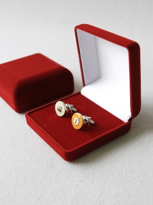 Футляр (92х92х40 мм) для запонок Футляр (92х92х40 мм) для запонок