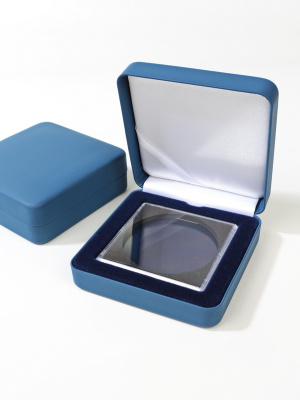 Футляр из искусственной кожи (92х92х36 мм) для 1 монеты в капсуле Quadrum XL (67,25х67,25х7,5 мм), тёмно-синий