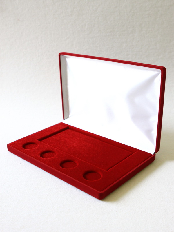  Футляр (217х141х29 мм) для 1 банкноты Сочи-2014 в чехле и 4 монет Сочи-2014 без капсул, светло-бордовый