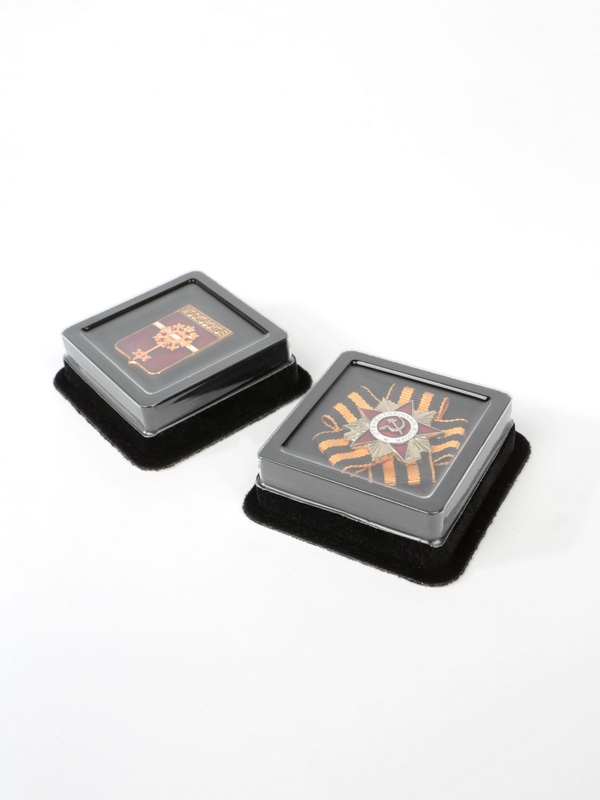 Сувенирная упаковка (59х59х19 мм) под значок (с поролоновой вставкой)