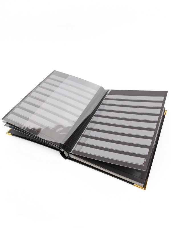 Альбом для марок (кляссер Royal-Line) из натуральной кожи, 16 листов (32 страницы), чёрный картон с промежуточными прозрачными листами. Чёрный. Prinz, 6016