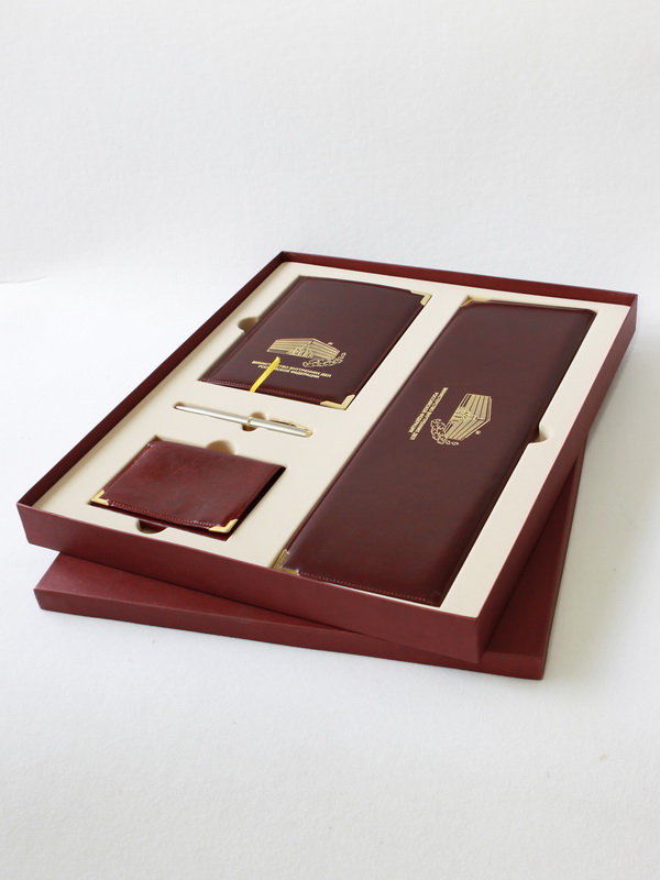 Флокированный ложемент под 4 предмета