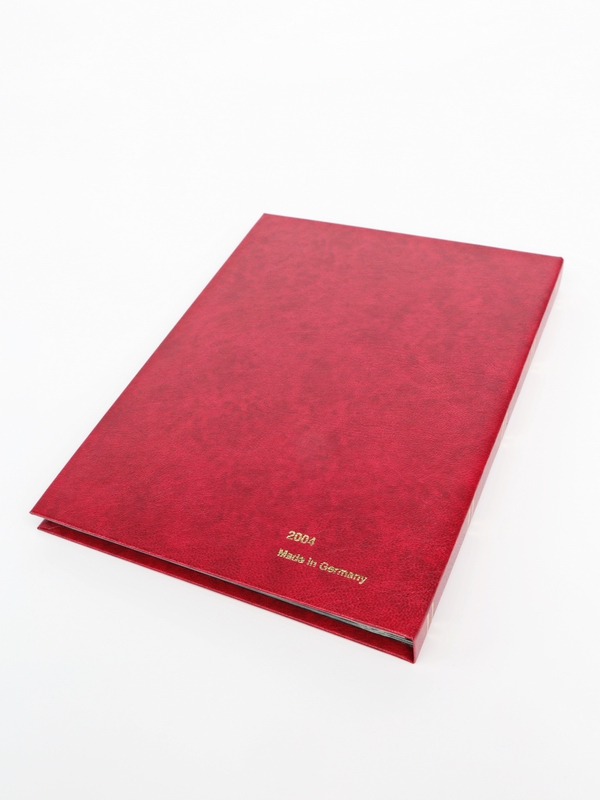Альбом для марок (кляссер CLASSIC). А5. 8 листов (16 страниц) из чёрного картона с промежуточными листами из пергамина. Красный. Prinz, 2004