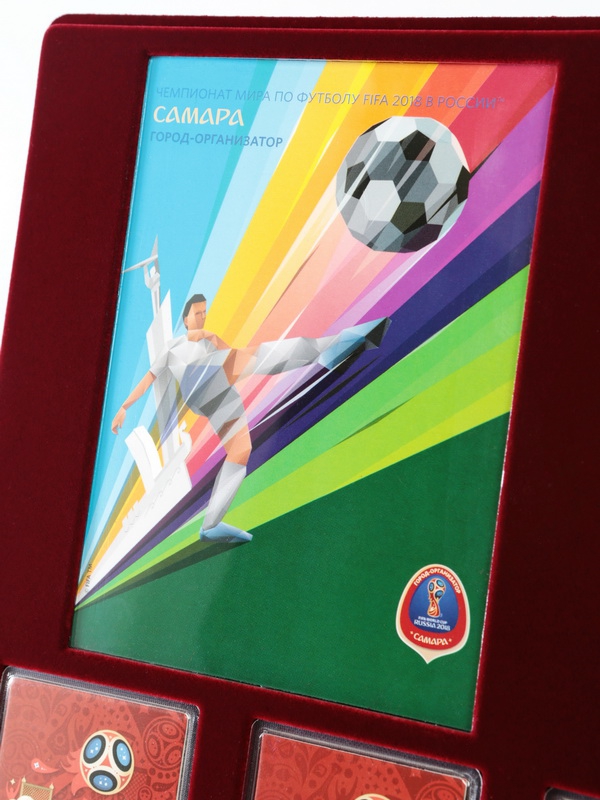 Планшет S (234х296х12 мм) для 3 монет 25 рублей и 3 монет 25 рублей в блистере «Футбол 2018» + Открытка. Самара, тёмно-бордовый  Планшет S (234х296х12 мм) для 3 монет 25 рублей и 3 монет 25 рублей в блистере «Футбол 2018» + Открытка. Самара, тёмно-бордовый