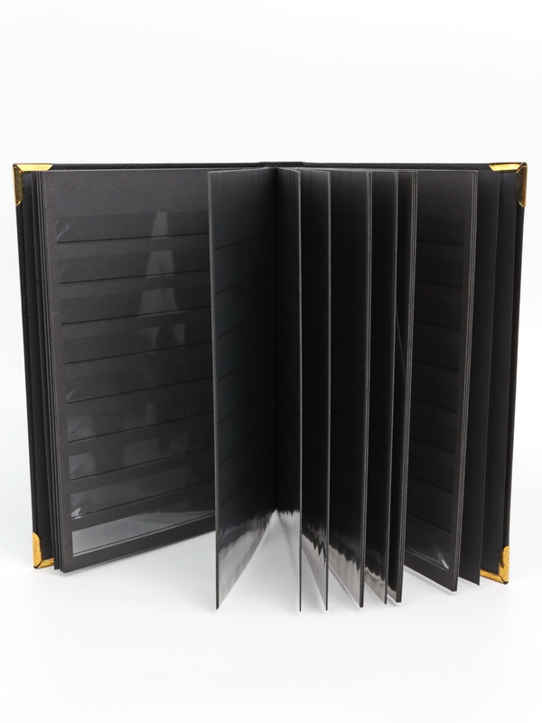 Альбом для марок (кляссер Royal-Line) из натуральной кожи, 16 листов (32 страницы), чёрный картон с промежуточными прозрачными листами. Чёрный. Prinz, 6016