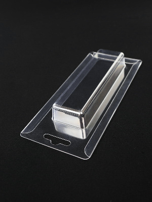 Блистер с загибом краев под изделие 36х131х20 мм. Тип 2