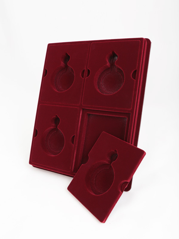 Планшет (243х304х21 мм) с 4-мя вставками под карманные часы. Вид 4, тёмно-бордовый  Планшет (243х304х21 мм) с 4-мя вставками под карманные часы. Вид 4, тёмно-бордовый