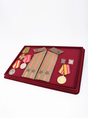 Планшет L (229х341х21 мм) на 1 ячейку (196х308х16 мм) с поролоновой вставкой, тёмно-бордовый  Планшет L (229х341х21 мм) на 1 ячейку (196х308х16 мм) с поролоновой вставкой, тёмно-бордовый