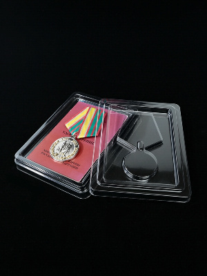 Блистерная упаковка (99х129х19 мм) под медаль РФ d-33 мм и удостоверение (82х112х6 мм)