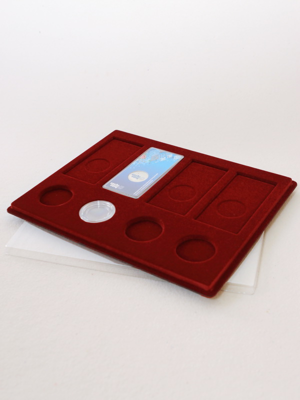 Планшет S (234х296х12 мм) для 4 обычных монет 25 рублей в капсулах и 4 цветных монет 25 рублей в блистере, тёмно-бордовый  Планшет S (234х296х12 мм) для 4 обычных монет 25 рублей в капсулах и 4 цветных монет 25 рублей в блистере, тёмно-бордовый