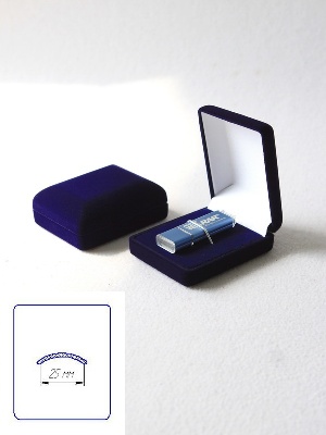 Футляр (61х79х32 мм) с резинкой (25 мм) Футляр (61х79х32 мм) с резинкой (25 мм)