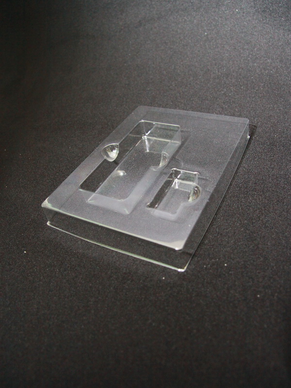 Блистерный ложемент под электронный прибор с батарейками