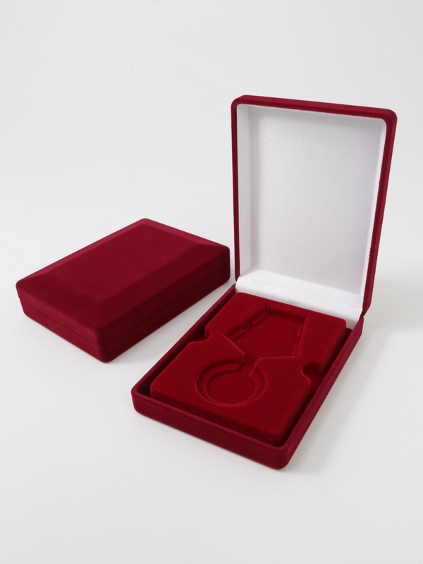  Футляр (90х124х32 мм) под медаль РФ d-32 мм с пятиугольной колодкой. Вынимаемый ложемент, тёмно-синий