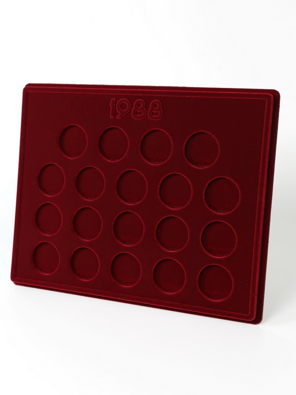 Планшет S (234х296х12 мм) для 19 монет СССР «Новоделы». В капсулах Leuchtturm Планшет S (234х296х12 мм) для 19 монет СССР «Новоделы». В капсулах Leuchtturm