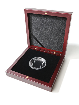 Деревянный футляр Volterra (120х120х34 мм) для одной монеты в капсуле (диаметр 46 мм)