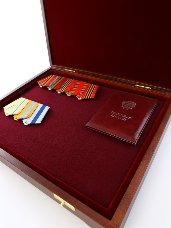  Футляр деревянный Vintage S (305х247х54 мм) на 1 ячейку с поролоновой вставкой, тёмно-бордовый