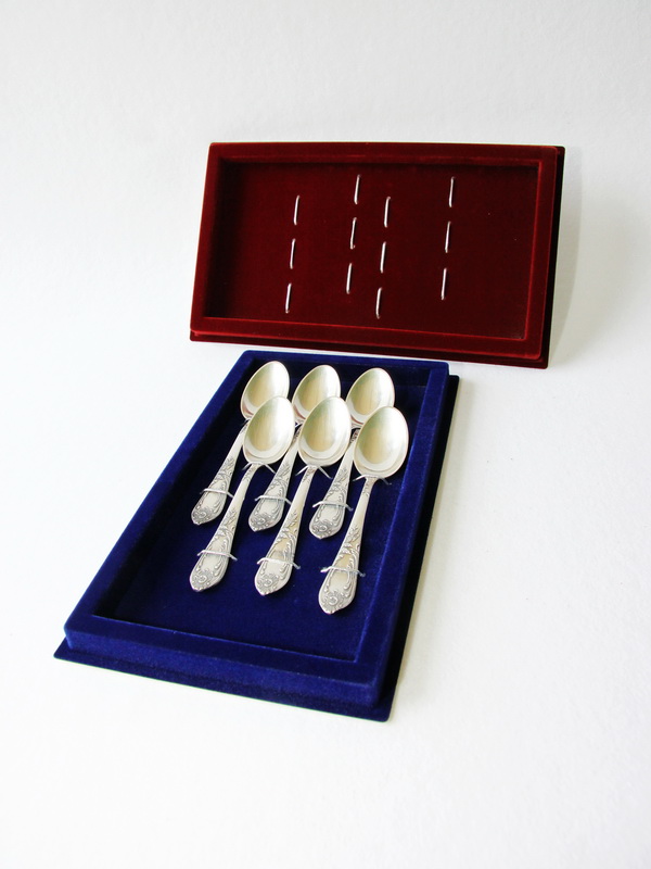  Сувенирная упаковка под набор из 6-ти столовых предметов (145х255х32 мм), зелёный