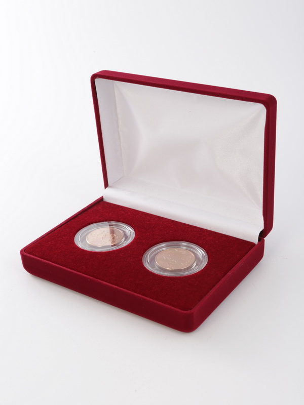 Футляр (142х102х42 мм) на 2 монеты в капсулах (диаметр 44 мм) Футляр (142х102х42 мм) на 2 монеты в капсулах (диаметр 44 мм)