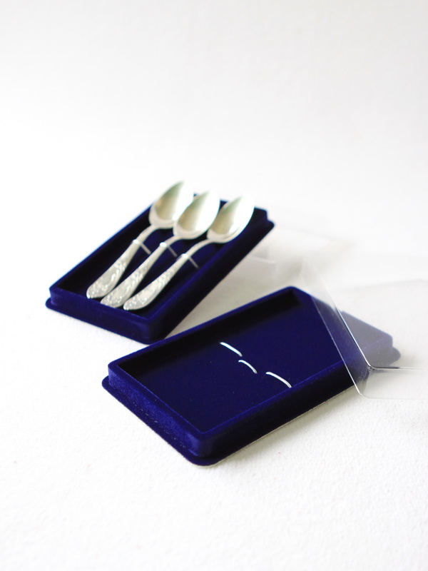  Сувенирная упаковка под 3 чайные ложки, вилки (97х157х22 мм), чёрный