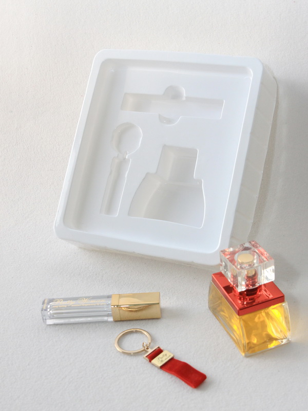 Пластиковый ложемент для парфюмерного набора