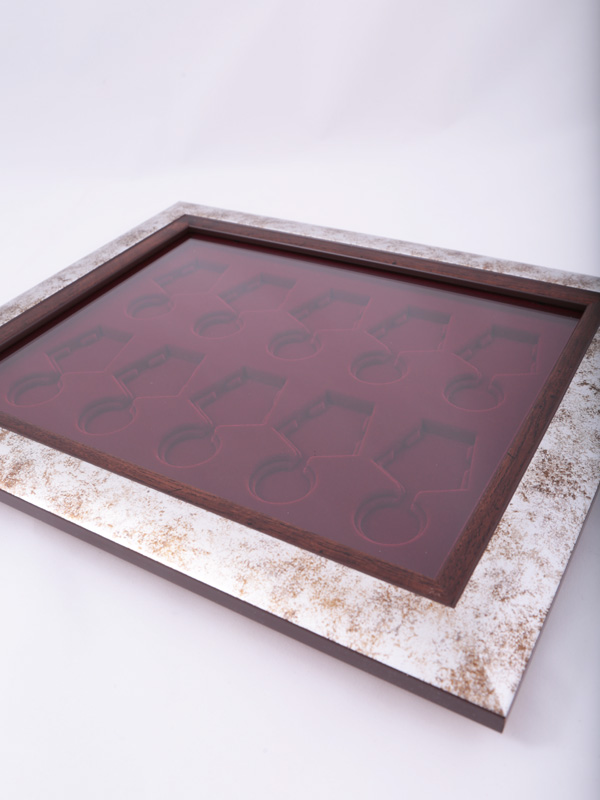  Багетная рамка S серебряно-коричневого цвета на 10 медалей РФ d-32 мм с пятиугольной колодкой, тёмно-бордовый