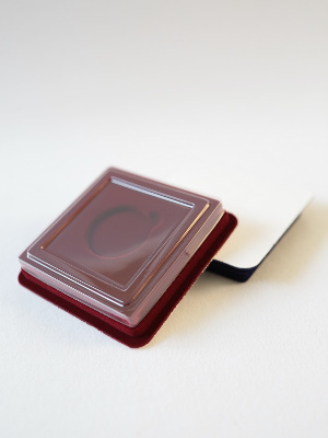 Сувенирная упаковка (106х106х20 мм) под монету, медаль (диаметр 40 мм, глубина 5 мм)