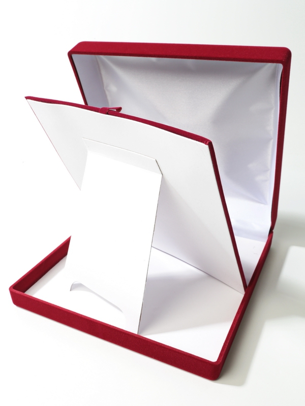 Футляр (195х196х50 мм) под комплект, светло-бордовый