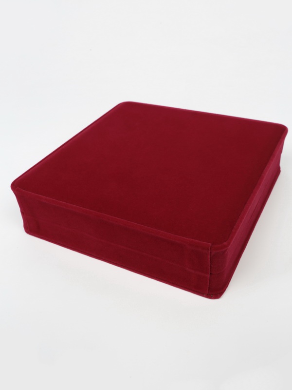  Футляр (186х192х50 мм) для 3 монет в капсулах (диаметр 74 мм), светло-бордовый