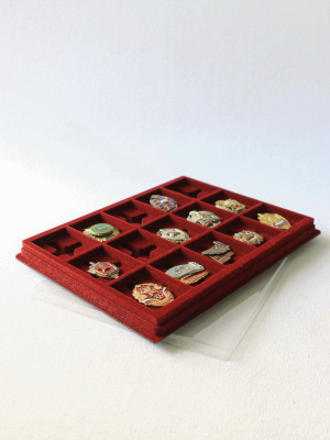 Планшет S (243х304х21 мм) на 15 ячеек (63х49х10 мм) (под знаки с булавками) Планшет S (243х304х21 мм) на 15 ячеек (63х49х10 мм) (под знаки с булавками)