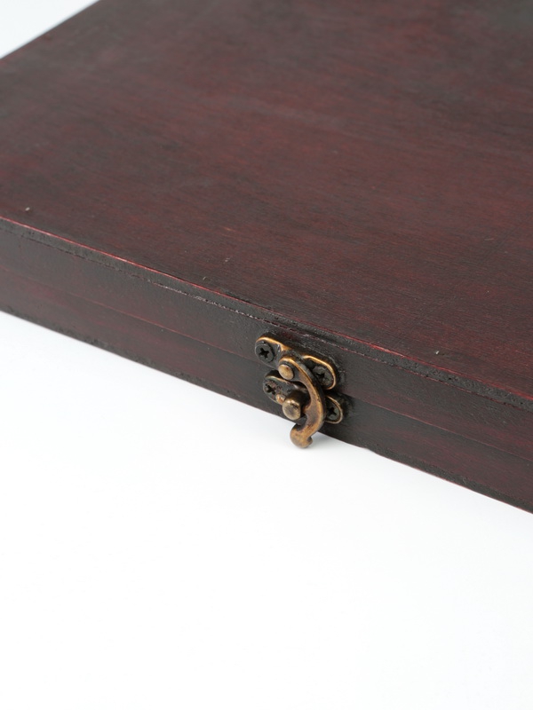  Футляр деревянный Rustika (310х261х33 мм) для 2 золотых и 13 серебряных монет «Футбол 2018» в капсулах. Кубок, тёмно-синий