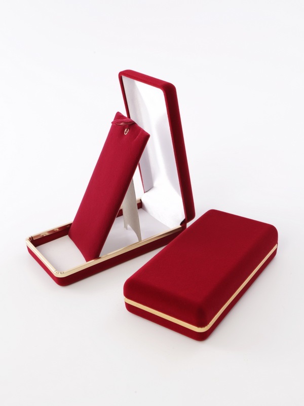 Футляр (62х116х26 мм) с золотым ободком под серьги, подвеску, светло-бордовый Футляр (62х116х26 мм) с золотым ободком под серьги, подвеску, светло-бордовый