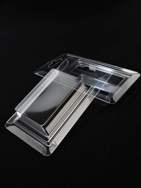 Блистер с загибом краев под изделие 46х72х22 мм. Тип 22