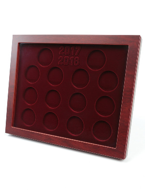 Витрина LOUVRE для 14 серебряных монет Кубок Конфедераций 2017 и Чемпионат мира по футболу 2018 в капсулах