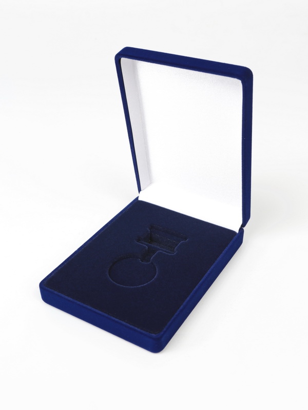  Футляр (90х124х32 мм) под медаль на квадро колодке (удлинённая), тёмно-синий