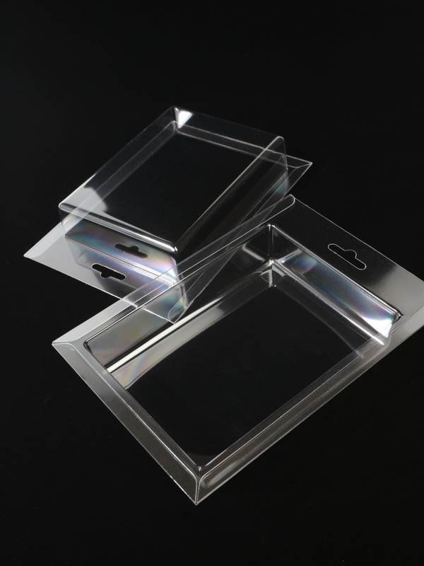 Блистер с загибом краев под изделие 110х150х33 мм