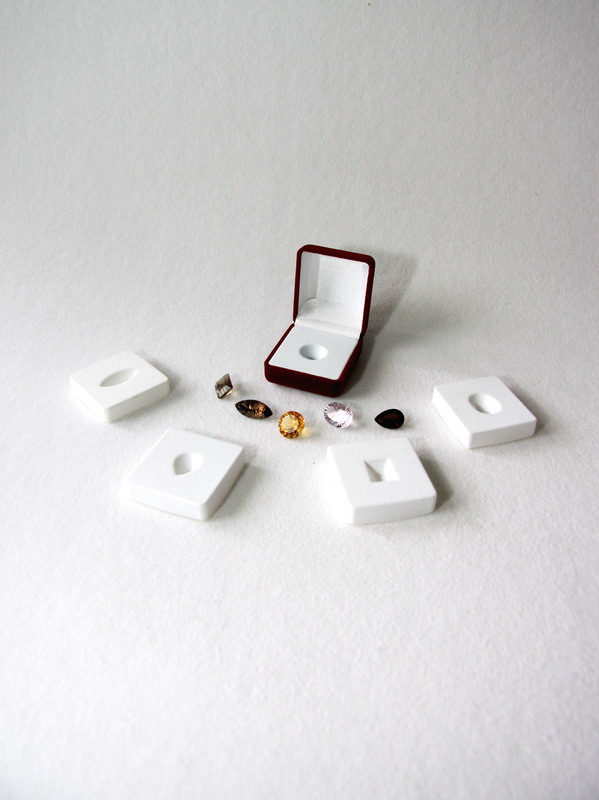 Футляр флокированный (48х54х44 мм)