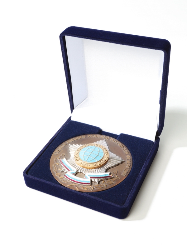 Футляр (92х92х40 мм) под универсальную медаль (углубления 50 мм, 60 мм, 70 мм)