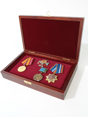 Футляр деревянный Vintage M (244х154х48 мм) на 1 ячейку с поролоновой вставкой