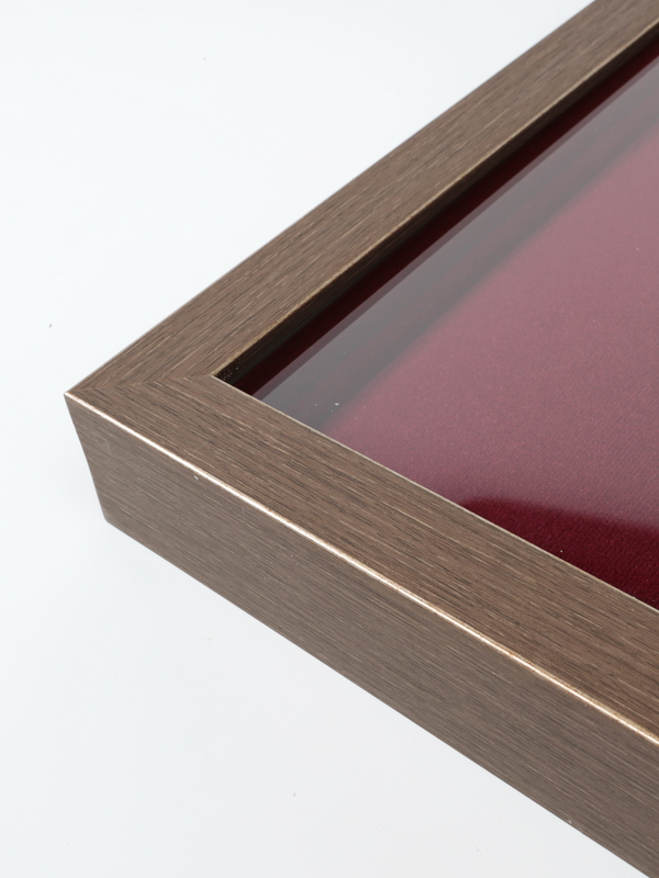  Багетная рамка G пластиковая под 1 ячейку (262х363х18 мм) с поролоновой вставкой. Вид 6, тёмно-бордовый