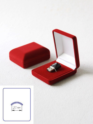 Футляр (61х79х32 мм) с резинкой (20 мм), светло-бордовый Футляр (61х79х32 мм) с резинкой (20 мм), светло-бордовый