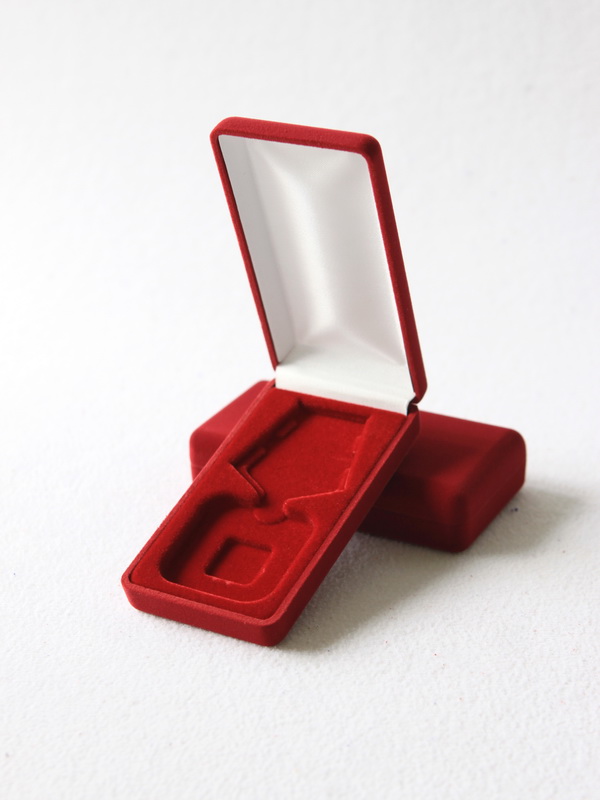 Футляр (62х116х26 мм) под орден на пятиугольной колодке, тёмно-синий Футляр (62х116х26 мм) под орден на пятиугольной колодке, тёмно-синий