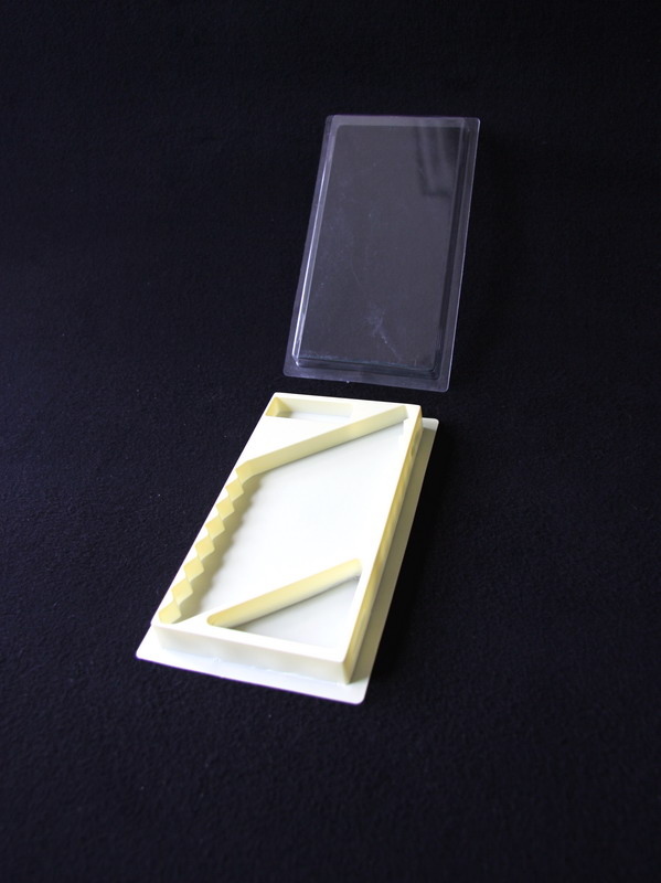 Подложка под набор мелков с прозрачной крышкой