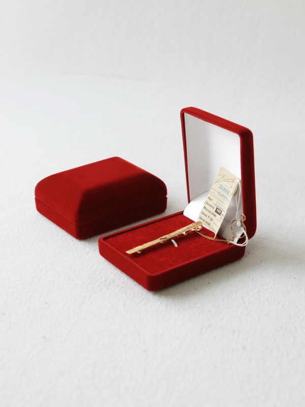 Футляр (61х79х32 мм) под зажим для галстука, светло-бордовый Футляр (61х79х32 мм) под зажим для галстука, светло-бордовый