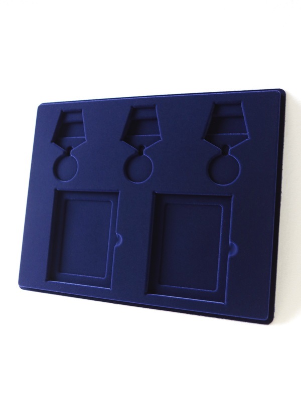 Планшет S (234х296х12 мм) на 3 медали РФ d-32 мм и 2 удостоверения, тёмно-синий