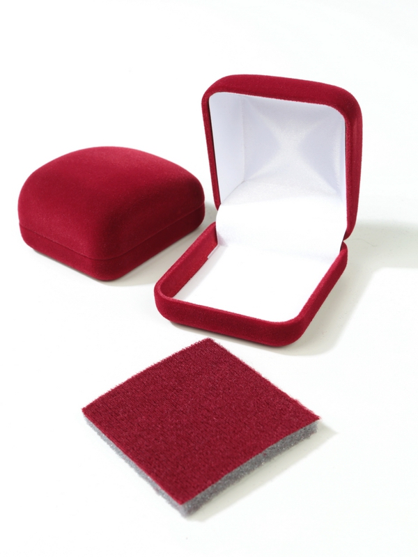 Футляр (53х59х33 мм) с поролоновой вставкой, светло-бордовый