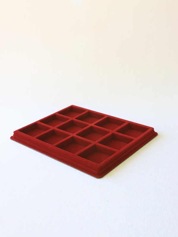 Планшет S (243х304х21 мм) на 12 ячеек (60х60х18 мм), тёмно-бордовый