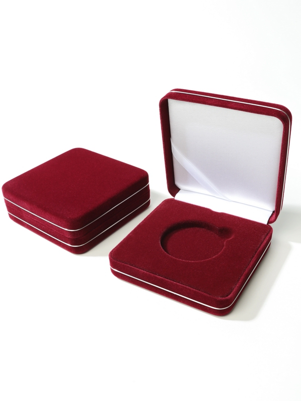 Футляр замшевый (92х92х34 мм) для 1 монеты в капсуле (диаметр 46 мм), логотип Банк России, тёмно-бордовый/персонализация