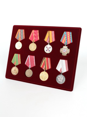 Планшет S (234х296х12 мм) на 8 медалей РФ d-37 мм с пятиугольной колодкой, тёмно-бордовый Планшет S (234х296х12 мм) на 8 медалей РФ d-37 мм с пятиугольной колодкой, тёмно-бордовый